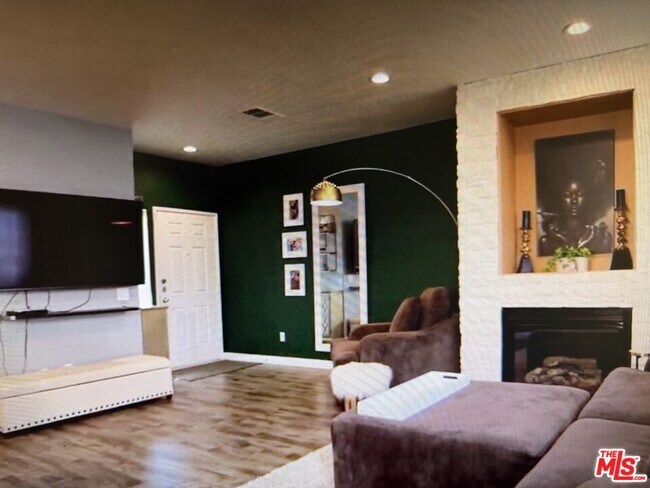 Building Photo - 12452 Sonoma Dr