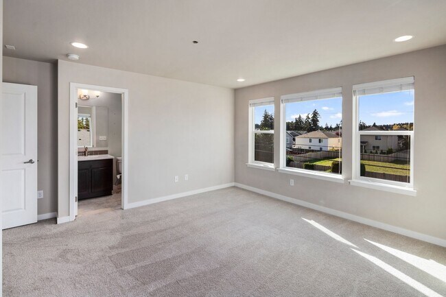 Building Photo - Rainier View Court Townhomes - Contemporar...