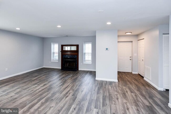 Building Photo - 7316 Cipriano Springs Dr