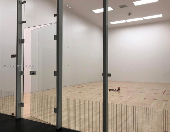 Building Photo - 1600 NE 1st Ave