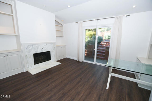 Building Photo - 545 N Avocado Pl