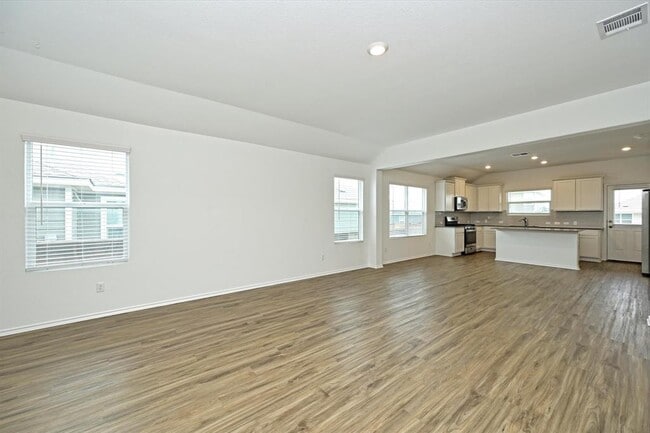 Building Photo - 180 Madrid