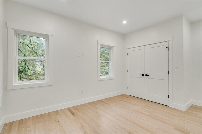 Building Photo - 22 Estabrook Rd