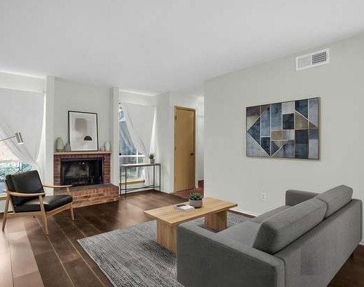 Building Photo - 2627 Douglas Ave