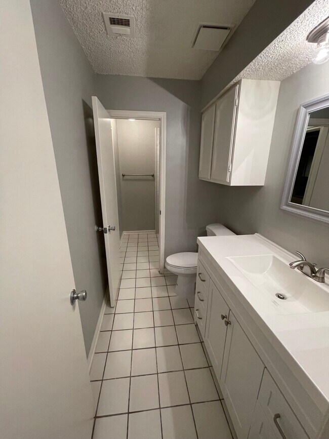 Building Photo - 5003 Spring Forest Dr