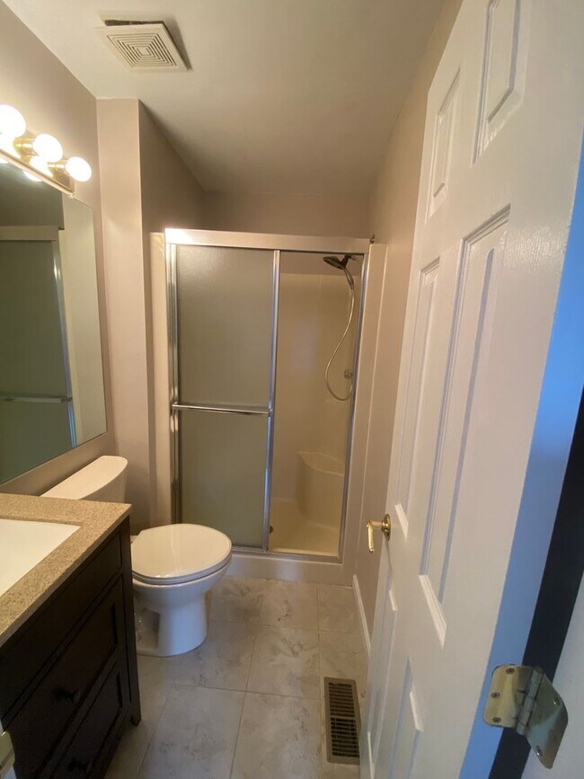 Building Photo - Charming 3 Bedroom/2 Full Bath/2 Half Bath Townhome in Constant Friendship, MD!