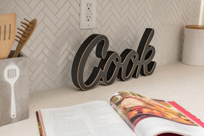 Building Photo - Two Bedroom Town Home-style Like Near NoHo Arts District