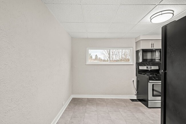 Building Photo - Stunning 3 bedroom home in South Park avai...