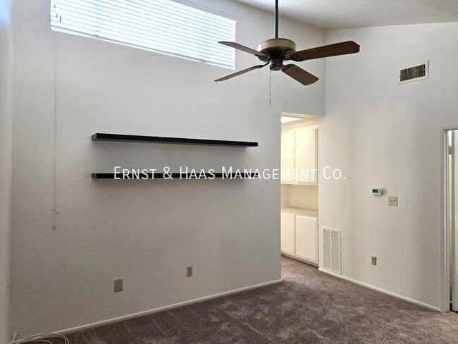 Building Photo - 3667 Country Club Dr