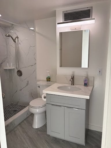 Building Photo - 750 Amana St