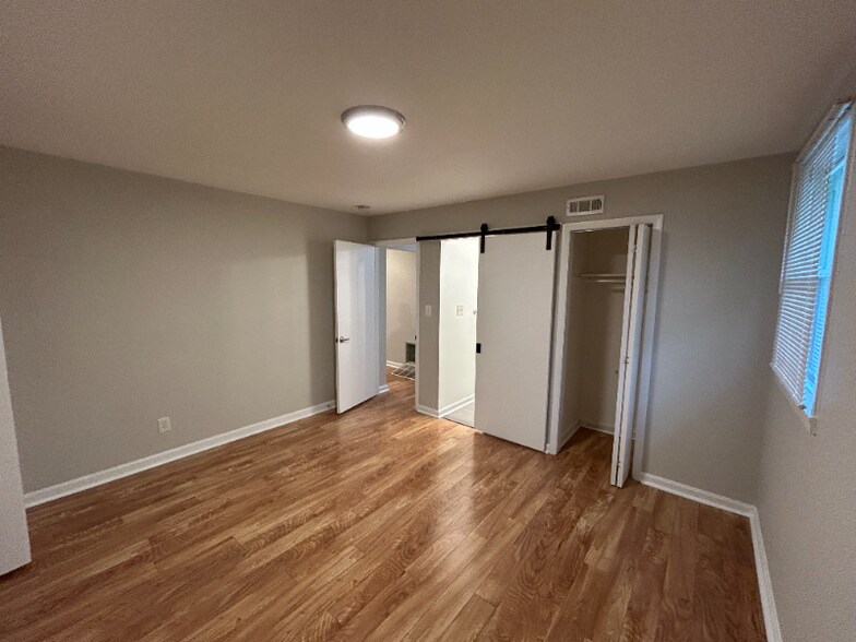 Building Photo - 5520 Halwis St