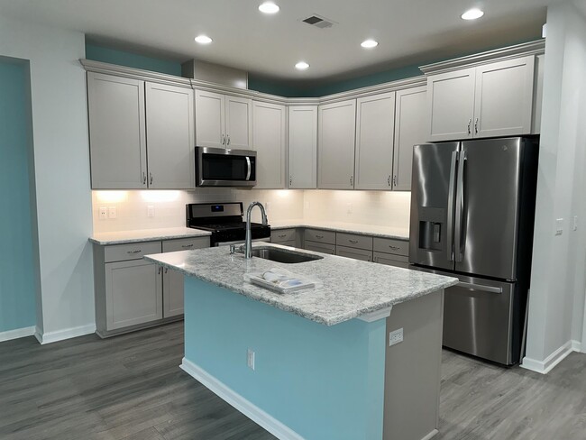 Building Photo - 319 Flip Flop Ct
