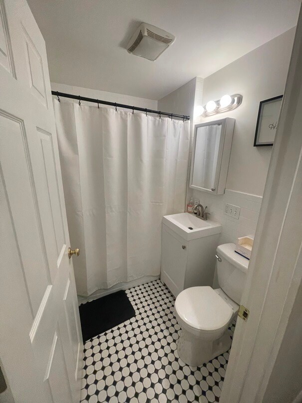 Building Photo - 472 Beacon St