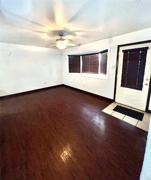 Building Photo - 1709 Andrews Dr