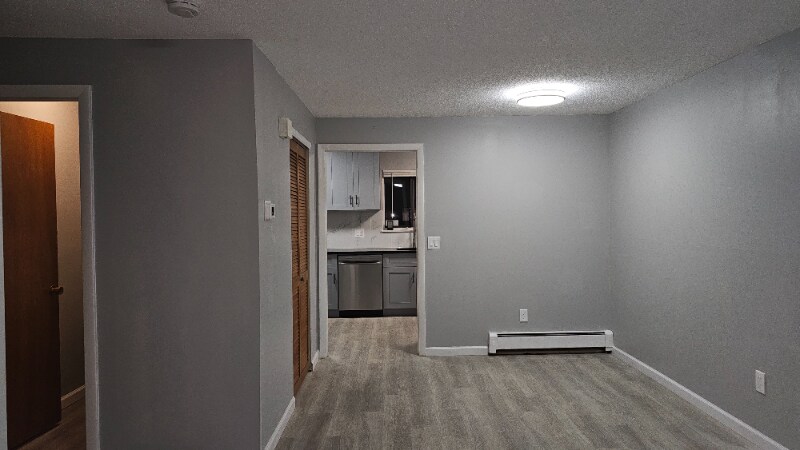 Building Photo - 266 High Path Rd