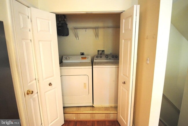 Building Photo - 12823 Fair Briar Ln