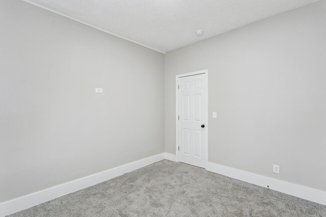 Building Photo - Beautifully Renovated 3 Bedroom, 2 Bath Home