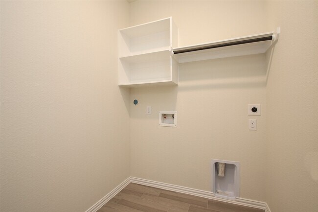 Building Photo - 15230 Kickapoo Cavern Dr