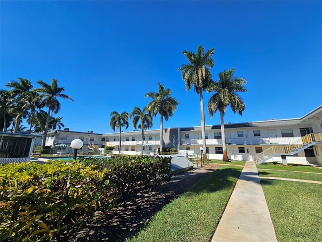 Building Photo - 6201 SW 37th St