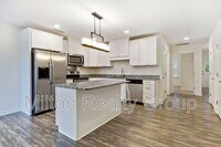 Building Photo - 100 Brickyard Ln