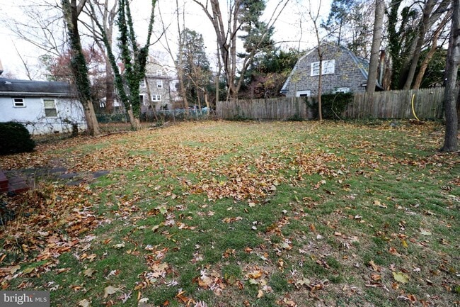 Building Photo - 2025 Upland Way