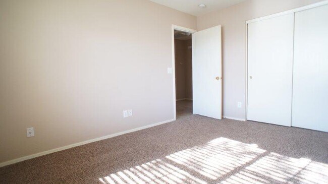 Building Photo - 6614 E Lush Vista View