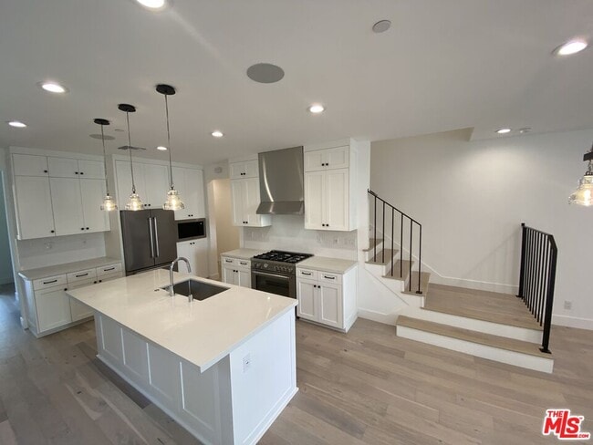 Building Photo - 1651 S Hayworth Ave