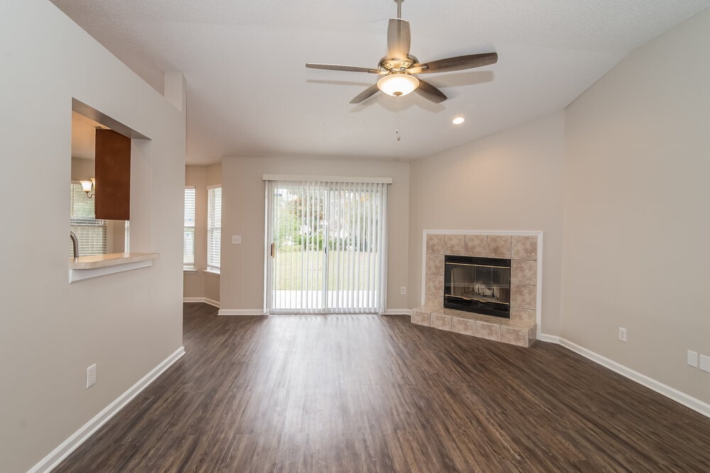 Building Photo - 7955 Ortega Bluff Pkwy