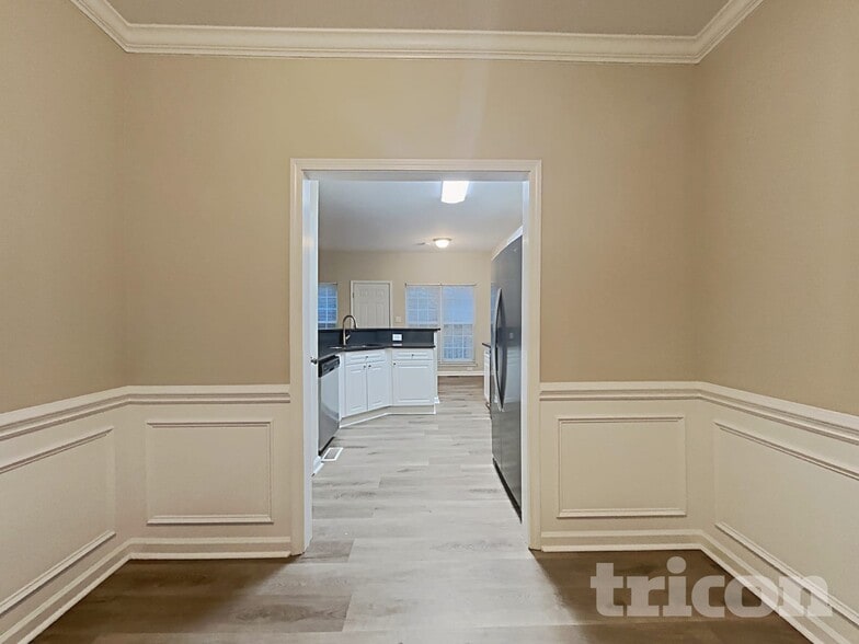 Building Photo - 6902 Fenwick Dr