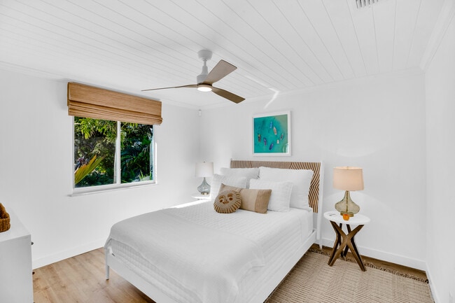 Building Photo - 1830 E Sandpiper Rd