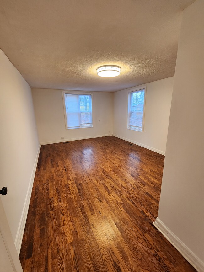 Building Photo - 2000 Oxnard Rd