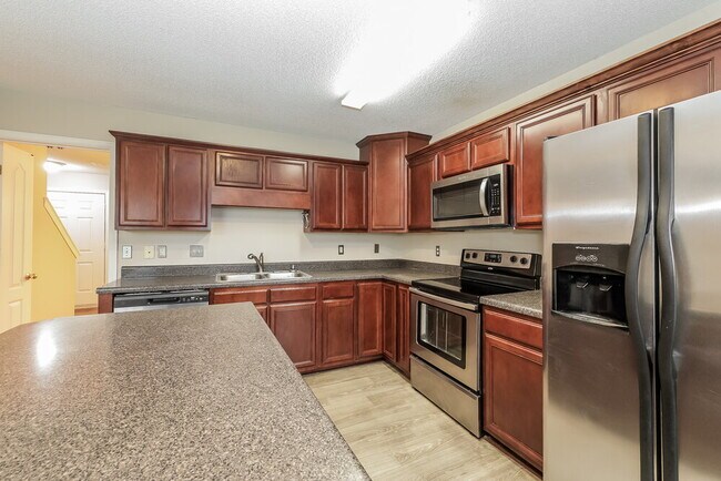 Building Photo - 11667 Millwind Dr