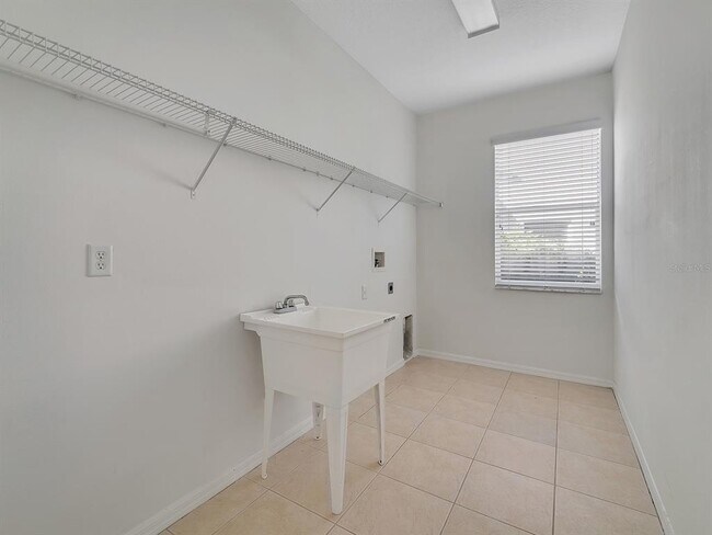 Building Photo - 18022 Maui Isle Dr