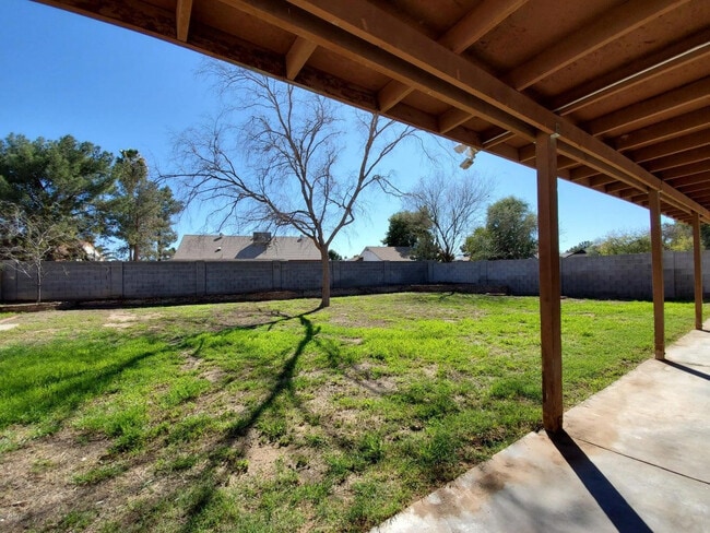 Building Photo - 5513 W Folley St