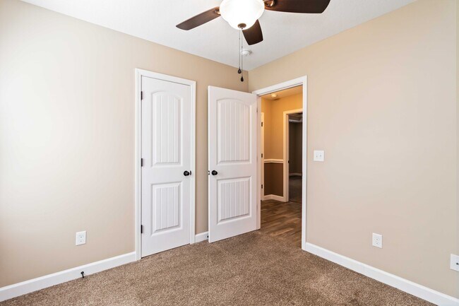 Building Photo - 130 Mistwood Ln
