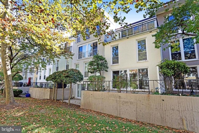 Building Photo - 42 G St SW