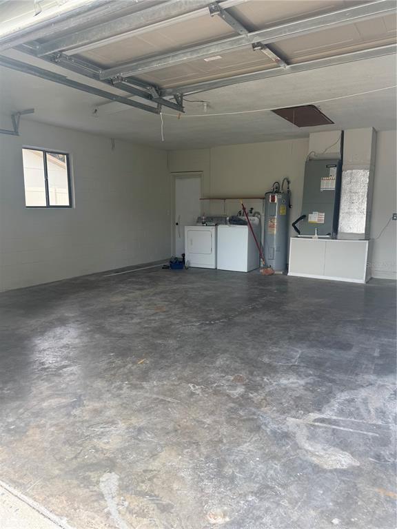 Building Photo - 2329 Pine Tree Ct