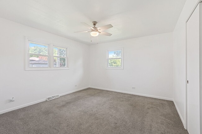 Building Photo - 630 Kenilworth Ave