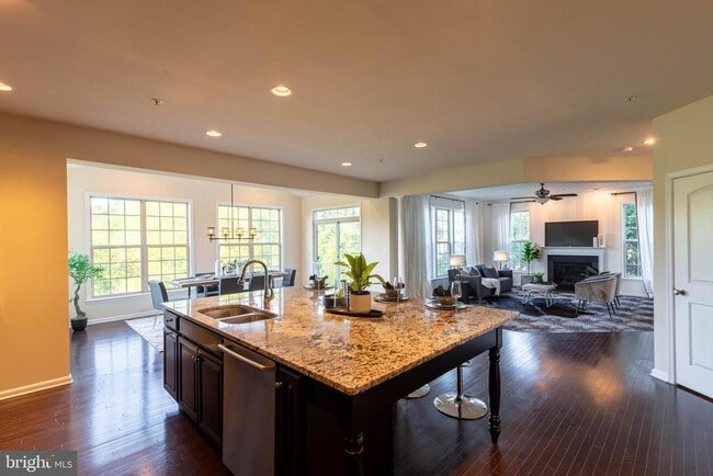 Building Photo - 4340 Chapel Rd