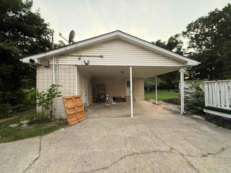 Building Photo - 119 Johns St