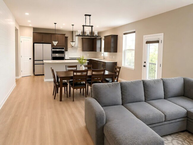 Building Photo - Beautiful 4Bed 3.5Bath Home in Victoria!