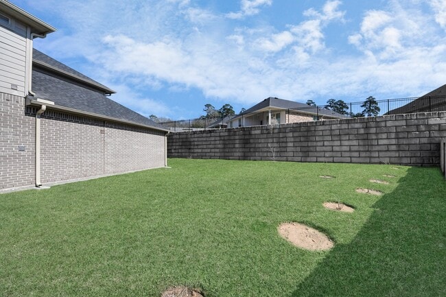 Building Photo - 501 Newcomb Holw Dr