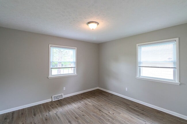 Building Photo - Newly updated 3 bedroom and 1 bathroom Ranch home in PRP