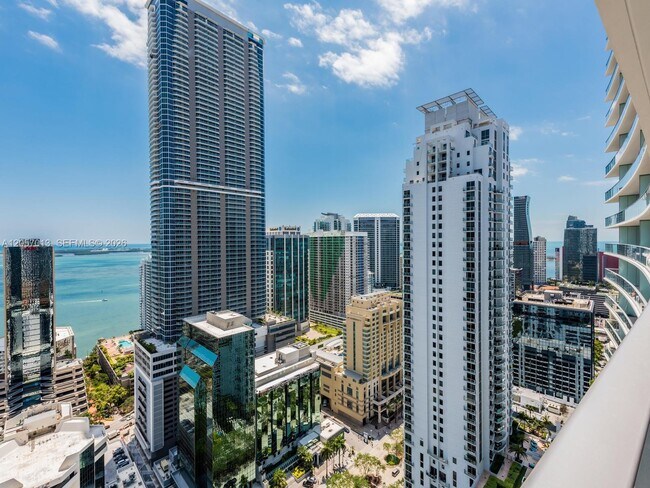 Building Photo - 1010 Brickell Ave
