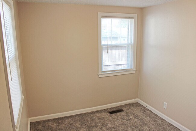 Building Photo - 1-Bedroom, 1-Bath House for Rent
