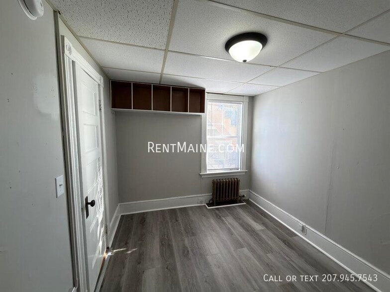 Building Photo - 9 Catell St