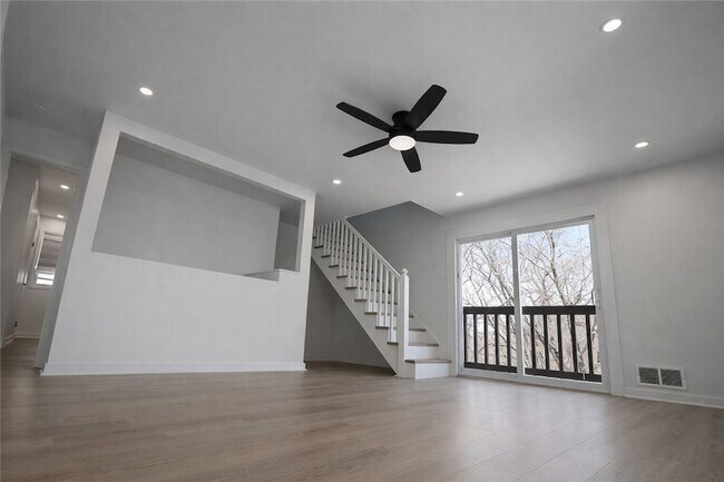 Building Photo - 107 Shoup St