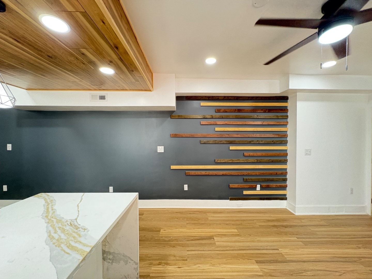 Building Photo - 5834 Phillips Ave