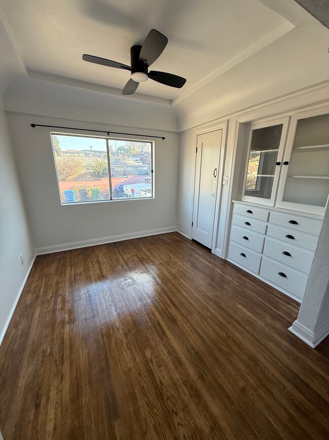 Building Photo - 1134 N Evergreen Ave