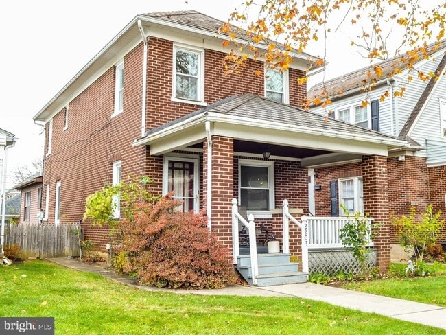 Building Photo - 2203 Fairview Ave